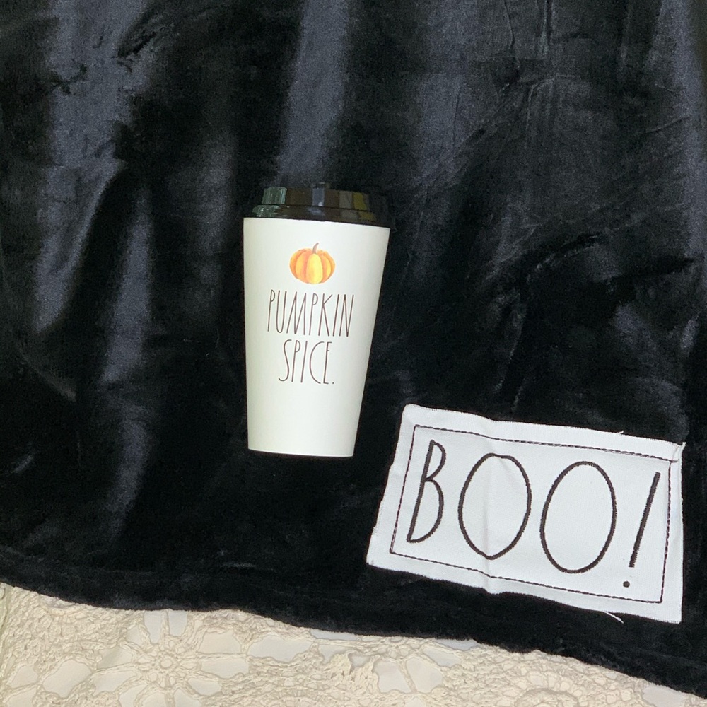 NWT👻Rae Dunn Black Plush BOO Throw Blanket - Picture 7 of 7
